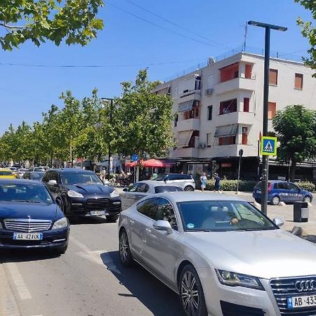 Lolu Apartment Plus Privat Parking Vlorë Buitenkant foto