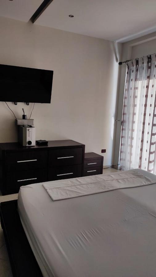 Lolu Apartment Plus Privat Parking Vlorë Buitenkant foto