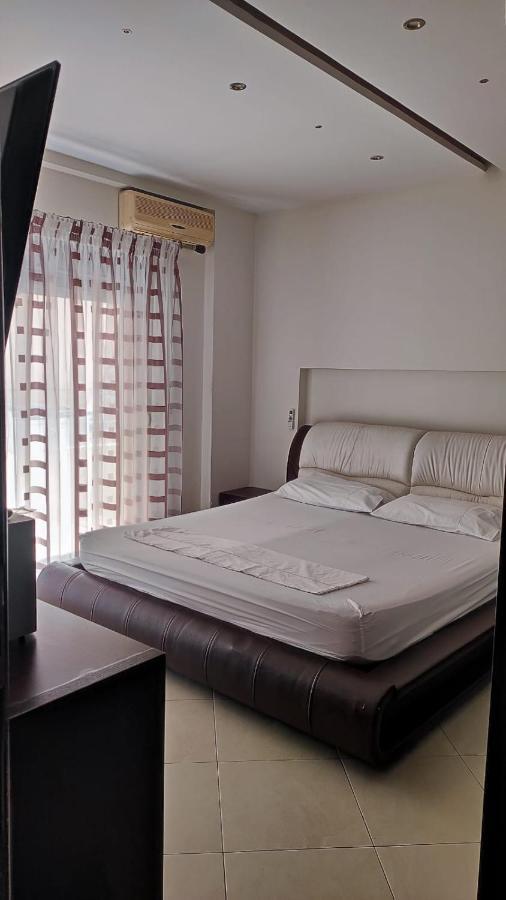 Lolu Apartment Plus Privat Parking Vlorë Buitenkant foto