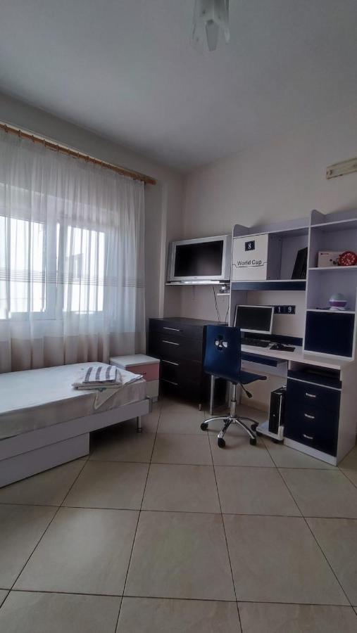 Lolu Apartment Plus Privat Parking Vlorë Buitenkant foto