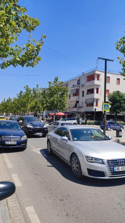 Lolu Apartment Plus Privat Parking Vlorë Buitenkant foto